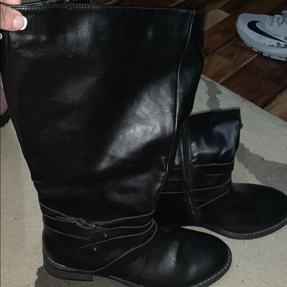 Women’s Boots Size 10